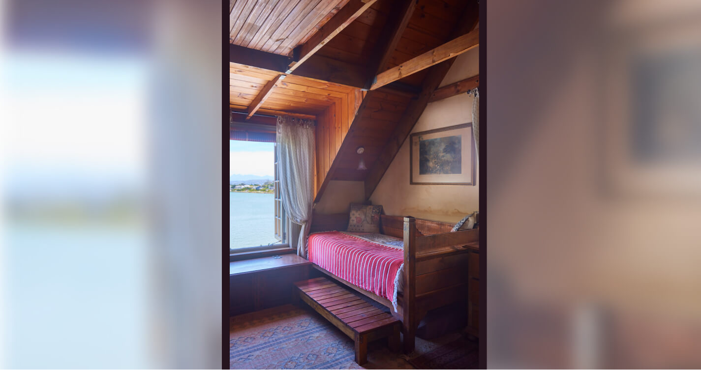 The Cavalry bedroom's daybed with its sea view.